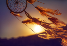 Šta znači kada sanjate pokojnika? Oni nikada ne dolaze u san bez razloga, a ovo je izuzetno loš znak