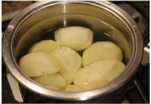 U vodu u kojoj kuhate krompir uvijek dodajte 1 sastojak: BRŽE ĆE BITI GOTOV I NEĆE SE RASPASTI