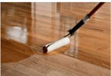 ŽENA KOJA PRODAJE STANOVE OTKRILA TRIK DA PARKET PONOVO BLISTA:Treba vam samo 1 jeftin sastojak