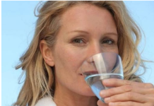 ŽENE U 50-tim MORAJU DA UZIMAJU OVAJ MINERAL Usporava starenje, sprečava bolest a u određenoj hrani ga ima najviše!