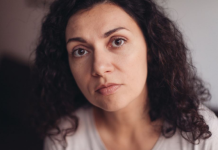 Jelenu je svekar strašno ponizio pred svim gostima: Bacio je ikonu u peć, a onda je ona uradila nešto što niko nije očekivao