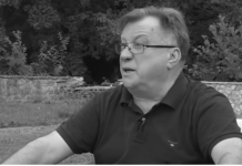 Ipak se pojavio na sahrani: Jedini pjevač sa kojim je Halid Bešlić ušao u sukob ispratio kolegu na vječni počinak