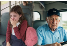 Vozač školskog autobusa našao ceduljicu ispod sjedišta – ono što je pročitao natjeralo ga je da odmah reaguje