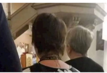 Žena je postala hit na Fejsu zbog majice u kojoj je došla na misu, morate vidjeti što je obukla