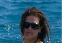 Ima 100 kg, a u providnoj haljini izgleda kao boginja! Vidi se celulit, gaćice i veći stomak, a kažu da nema lepše žene