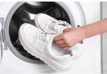 Kad perete patike u mašini: Obavezno dodajte i jednu kesu, evo zašto!