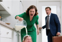 Maćeha nije znala da je muž na vratima – njegova reakcija sve je ostavila bez daha!