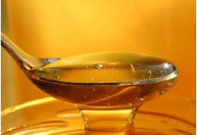 Pčelar otkrio trik koji otkriva lažni med u sekundi – Evo na šta trebate obratiti pažnju!