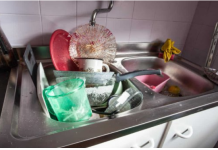 8 psiholoških problema koje otkriva nered u kući: Evo na šta ukazuje prljava kuhinja, prašina…