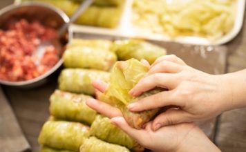 Samo ovako se pravi zaprška za sarmu: Kuhar otkrio caku zbog koje miriše kao kod bake