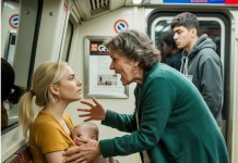 Dojila sam bebu u metrou kad je starija žena počela da vrišti, a onda je jedan mladić ustao i sve promijenio.