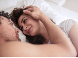 Šta znači kada te muškarac gleda u oči tijekom intimnog odnosa?