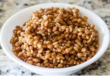 KUHANA PŠENICA JE SPAS ZA SVAKU ŽENU: 5 RAZLOGA ZAŠTO BISTE JE TREBALE JESTI