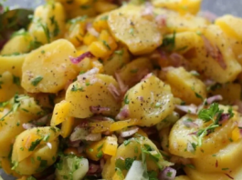 Za ovu krompir salatu svi traže recept: Pravi se potpuno drugačije, a ukus obara s nogu
