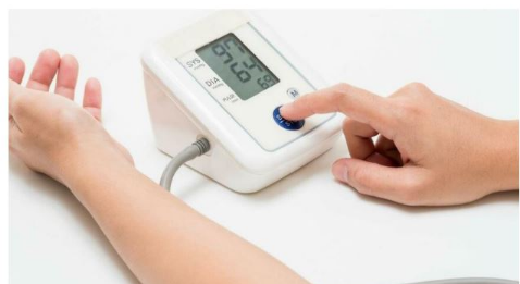 KARDIOLOZI TVRDE DA NORMALAN PRITISAK NIJE 120 SA 80, VEĆ OVAJ: Broj koji MORATE ZNATI, svi smo GREŠILI u merenju