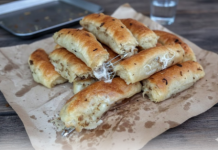 STRAVA I UŽAS! Kupili burek u pekari u Podgorici, a u njemu zalutala OPASNA STVAR! Pretrnućete kad vidite