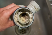 Ja sam vodoinstalater sa 50 godina iskustva i ovo je najbolji trik za otpušavanje sudopere
