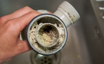 Ja sam vodoinstalater sa 50 godina iskustva i ovo je najbolji trik za otpušavanje sudopere
