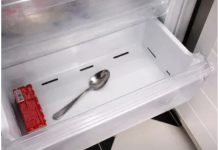 Komšinica mi je rekla zašto uvijek drži kašiku u zamrzivaču: Više joj se ne smijem i radim isto!