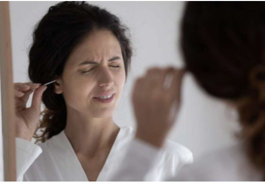 ČESTO VAS SVRBI UHO? Evo šta ova pojava govori o vašem zdravlju!