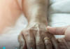 Stručnjaci otkrili: ‘Ovaj simptom na rukama pokazuje da je neko blizu smrti’