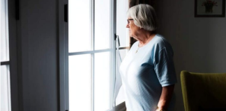 Što čeka usamljenu ženu u starosti: 3 važne riječi Paula Coelha