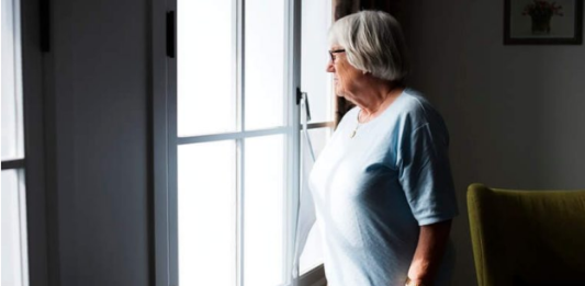 Što čeka usamljenu ženu u starosti: 3 važne riječi Paula Coelha
