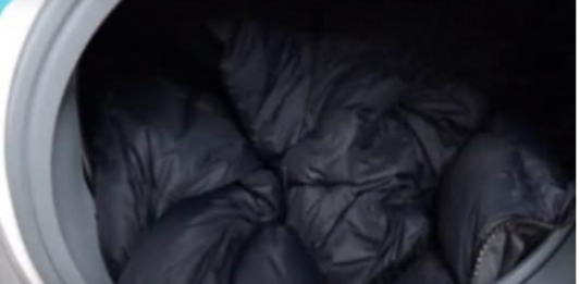 Ovo je najvažnije pravilo kada perete zimske jakne: Evo šta treba ubaciti u bubanj mašine