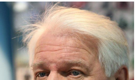 Umro na dijalizi držeći u jednoj ruci cigarete, drugu mu se priključili na infuziju: Lekari su bili zapanjeni kad su otkrili čaršav pokojnog Kemala