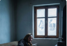 Sinovi je zaboravili za Božić: Baka Milka je čekala sama u hladnoj kući, a onda je na vrata pokucao…