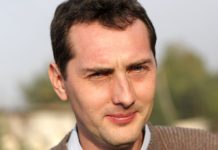 Ovaj Bosanac zbog svog imena hit na Balkanu: Pop nije hteo da mu krsti decu kad je čuo kako se zove, policija mu prašta prekršaje, tek da vidite imena braće