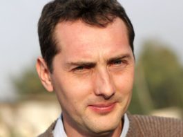 Ovaj Bosanac zbog svog imena hit na Balkanu: Pop nije hteo da mu krsti decu kad je čuo kako se zove, policija mu prašta prekršaje, tek da vidite imena braće