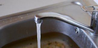 Stavite kesu u odvod sudopere! Nikad više nećete zvati majstore!