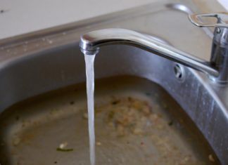 Stavite kesu u odvod sudopere! Nikad više nećete zvati majstore!