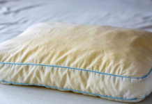 Smesa od 3 sastojka koja čisti jastuk i dušek: Uklanja mrlje, mrad i grinje