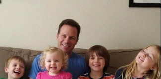 Pomogao sam nepoznatoj starici u marketu – nisam znao ko stoji iza nje