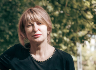 Kad mi je umro muž, njegov brat je pokušavao na sve načine da mi otme kuću: A onda mi je nepoznata žena dala kovertu koja mi je promenila život