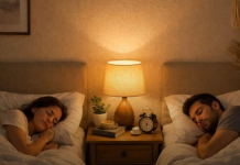 Psiholozi objašnjavaju prednost spavanja parova u odvojenim krevetima, iznenadit ćete se