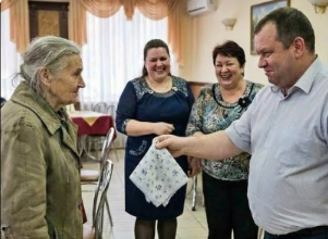 Ponizili su me pred gostima – moj odgovor ih je slomio -Jedna rečenica koja je svima oduzela osmijeh