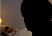 Evo kako da proverite da li vas partner vara bez da pipnete njegov telefon: Trik od 30 sekundi