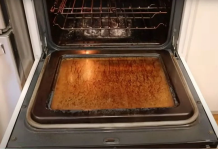 Stavite ovo u rernu i ostavite preko noći: Ujutru samo prebrišite krpom, najgora masnoća otpada sama