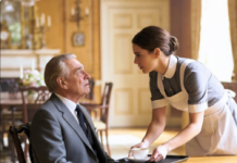 Milioner traži ćerku dvadeset godina — I ne prepoznaje je u svom domu