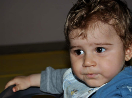 AUTIZAM SE NE POJAVLJUJE PREKO NOĆI: Ovi sitni signali u ponašanju djeteta prvi su alarm