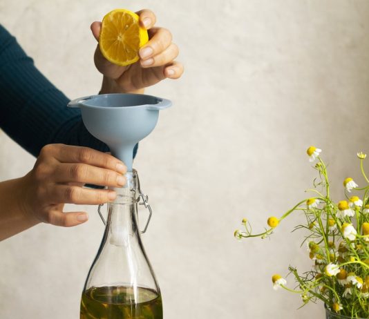 Zaboravite jabučni ocat, sad svi piju maslinovo ulje s limunom: Stručnjaci objašnjavaju ima li učinka