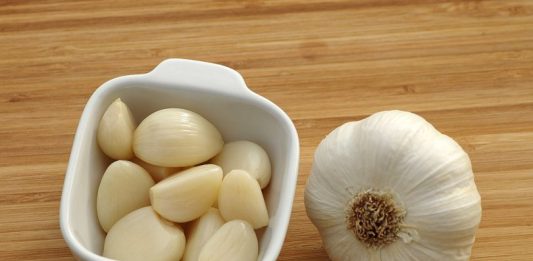 Bijeli luk je čudotvoran lijek: Ali ovih 5 grupa ljudi ne smiju da ga jedu!