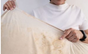 Žute mrlje na jastuku nestaju uz ovaj trik: Hemijski inženjer otkriva kako da ih se jednostavno rešite