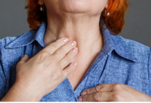 Evo kako zategnuti vrat i podbradak na prirodan način: Žene koje redovno praktikuju ove 3 stvari nemaju naboranu kožu u toj regiji ni posle 50. godine