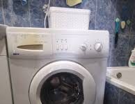 Mašina za pranje veša “pleše” tokom centrifuge? Jednostavan trik koji rešava problem za nekoliko minuta