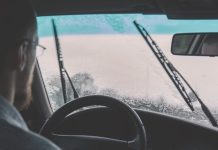 Neki vozači tek sad otkrili čemu služe crne tačkice na vjetrobranskom staklu