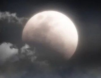 VEČERAS JE DUPLI PUN MJESEC; ZA 0VA 3 ZNAKA STlŽE MAGIČAN PERI0D kakav se dešava jednom u životu…